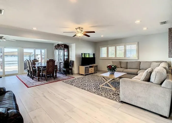 Amazing Water Front View Newly Renovated 3bd 2bth * Clearwater Beach