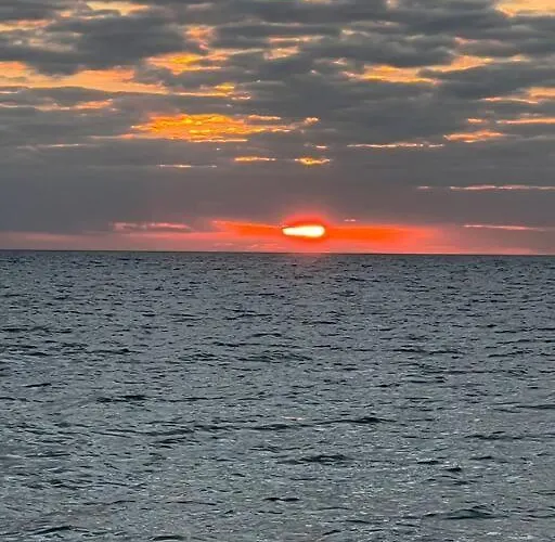 Amazing Water Front View Newly Renovated 3bd 2bth * Clearwater Beach