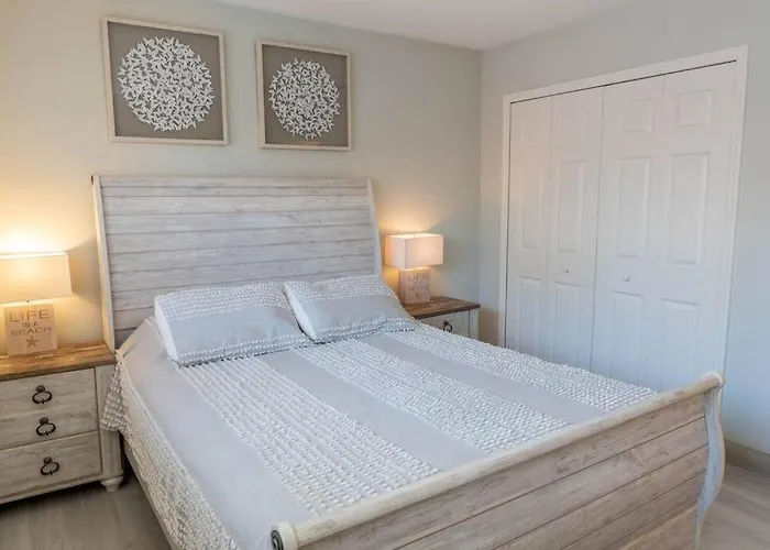 Amazing Water Front View Newly Renovated 3bd 2bth