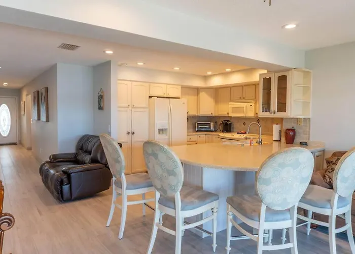Amazing Water Front View Newly Renovated 3bd 2bth Clearwater Beach
